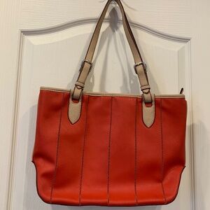 Laura Ashley red and beige handbag – Practical‎ and elegant (Read description )